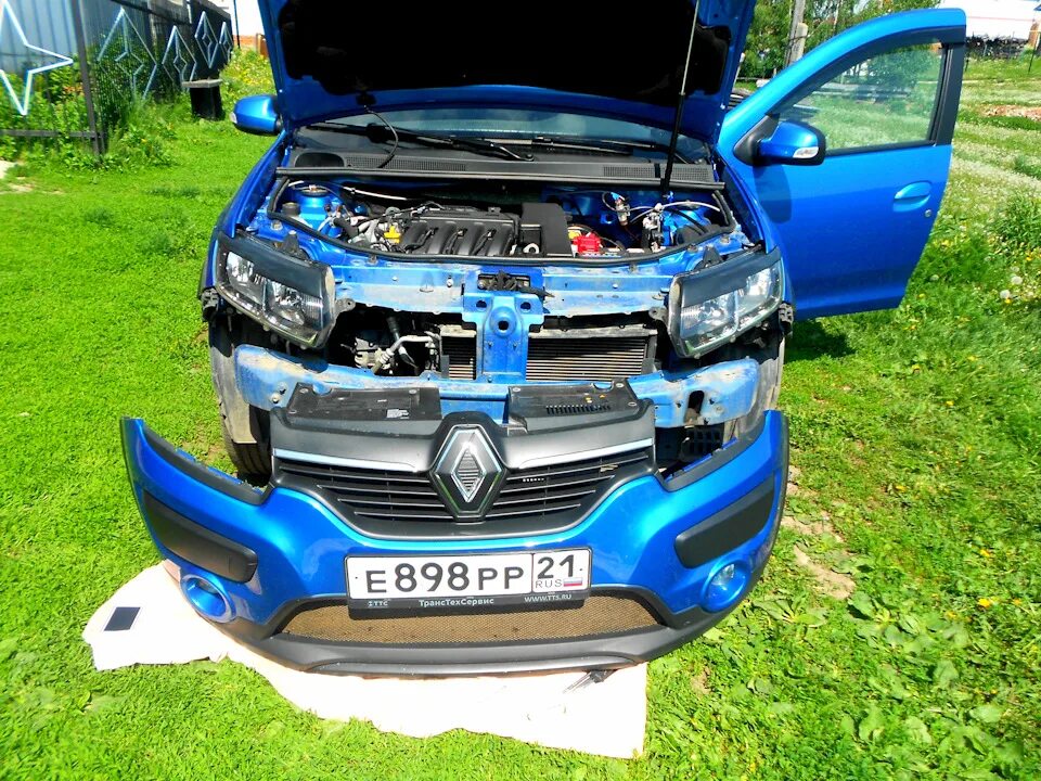 Бампер степвей 2. Sandero stepway без бампера. renault sandero stepway 2019 без бампера. рено логан 2 без бампера. renault sandero 2 без бампера.