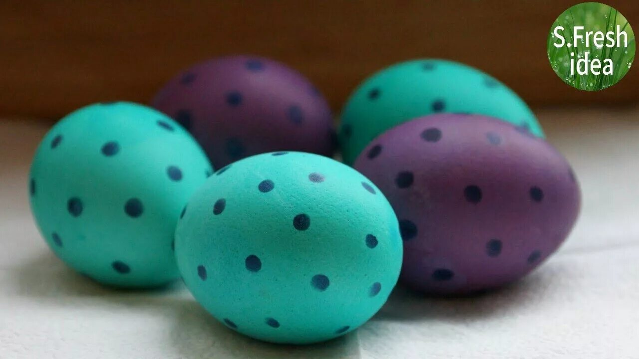 Пестрые яйца. Покрасить пятнистые яйца. Яйца пятнистые для декора. Как делают пятнистые яйца.
