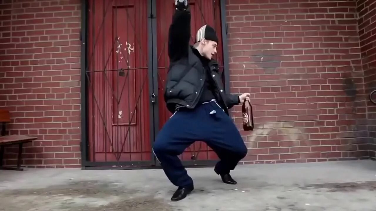 Прикольные танцы гиф. Танцующий человек. Глупый танцевать. Прикольные танцы. Танцы прикол.