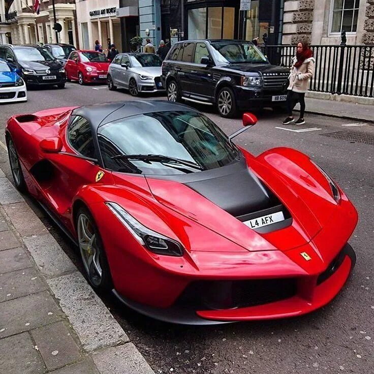 Феррари пурусангве. Я настоящий феррари. Ла феррари машина. Машина ferrari laferrari. Ferrari f150 laferrari.