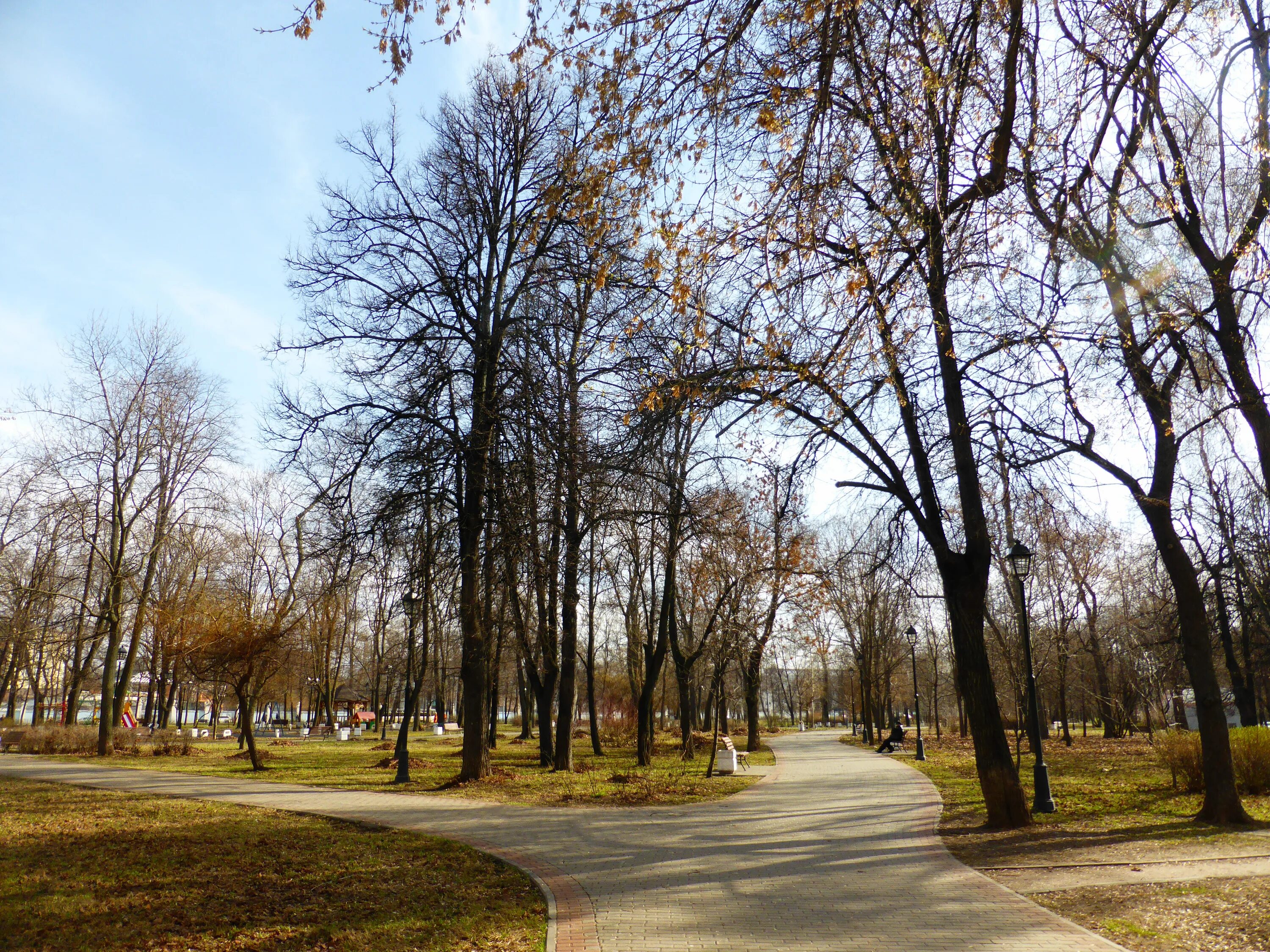 Семеновский сквер москва. Семеновский парк москва. Семеновский сквер. Семеновский сквер. Семеновский сквер.