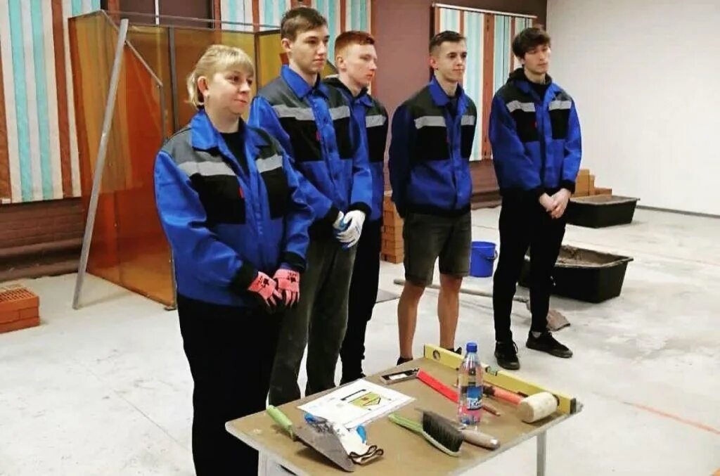 уральский региональный колледж мурманск. специальности после 11 класса. профессии после 11 класса для девушек список. профессии помле 9 класс. технологический колледж профессии.