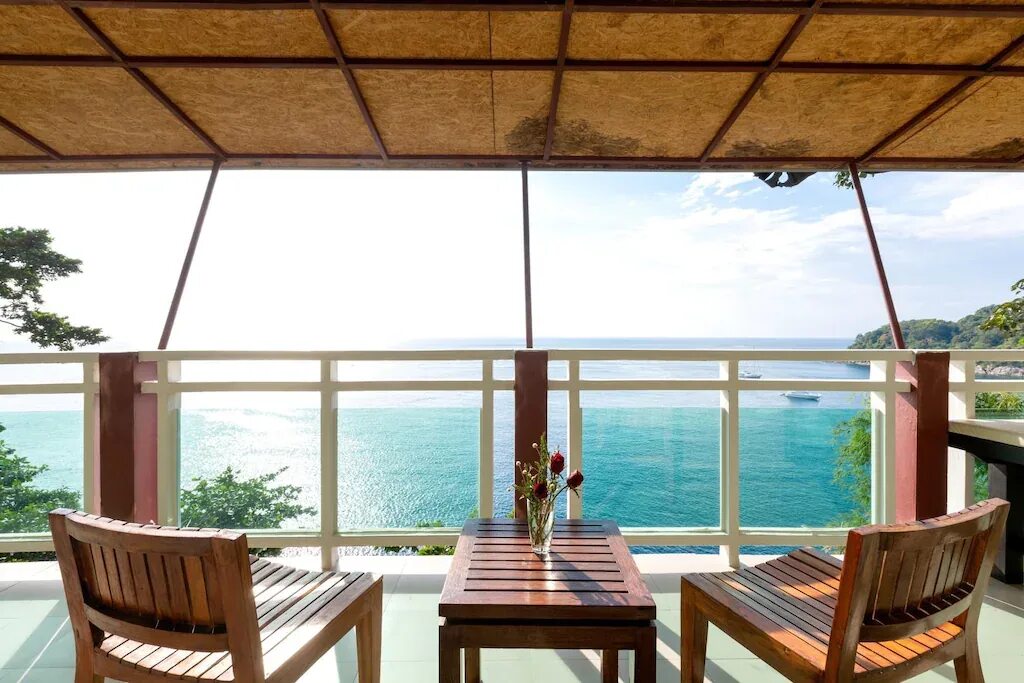 Отель secret cliff resort phuket. Secret cliff resort & restaurant 4* пляж. Отель secret cliff resort & restaurant. Secret cliff resort restaurant 4 пхукет карон. Секрет клифф резорт пхукет.