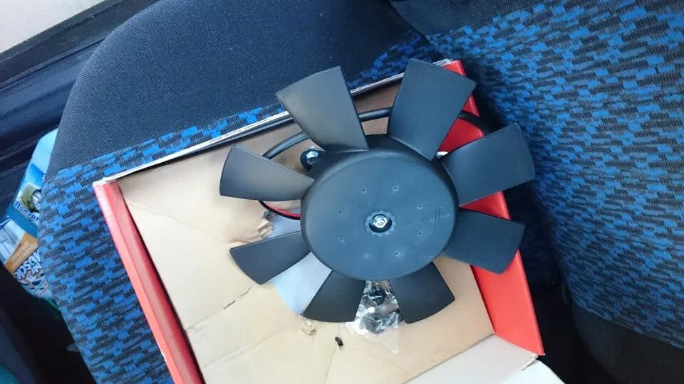 Вентилятором охлаждения классика. Вентилятор охлаждения радиатора ваз 2106. Вентилятором охлаждения классика. Вентилятором охлаждения классика. Вентилятор охлаждения радиатора 2107.