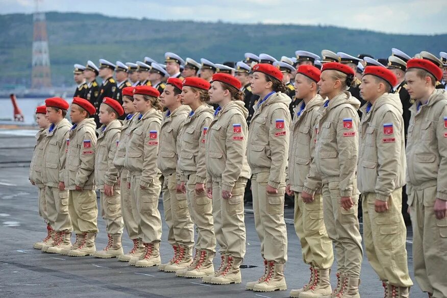 виды юнармии. костюмы юнармейцев. песочная юнармейская форма. юнармия. юнармия 2022 форма.