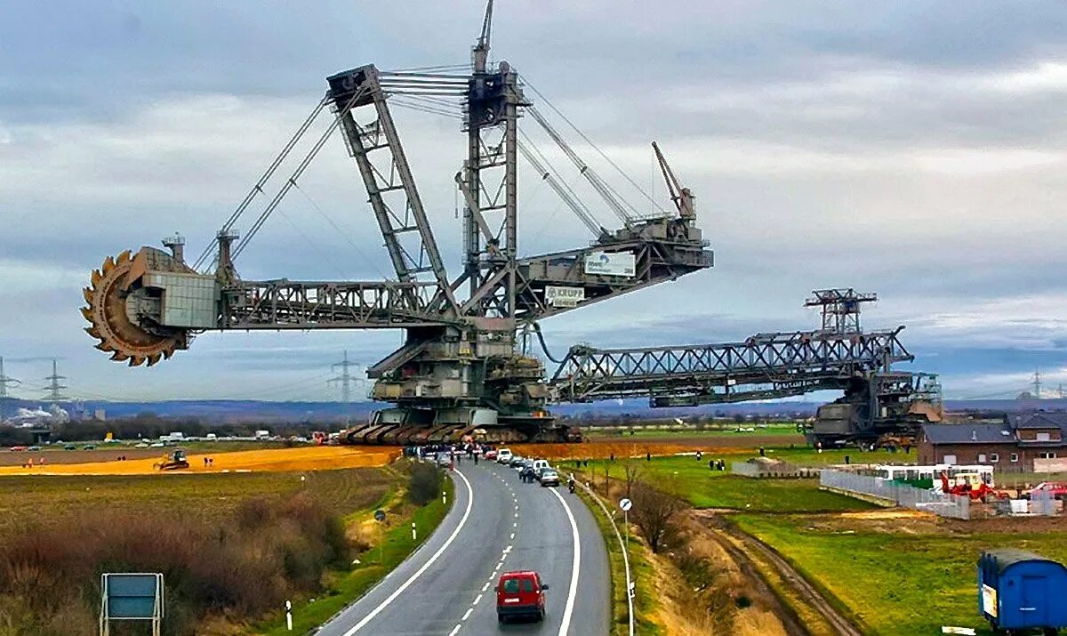 Гигантский техника. Экскаватор Bagger 288. Мега экскаватор Bagger 288. Роторный экскаватор ЭРШРД-5000. Роторный экскаватор эр3000.