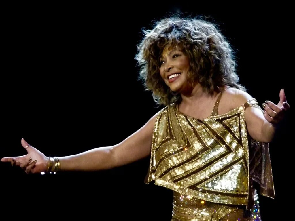 Tina turner simply. Tina Turner фото. Tina Turner Live 2009.