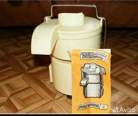 Как собрать советскую соковыжималку. Соковыжималка Росинка. Советская соковыжималка. Соковыжималка Советска. Соковыжималка электрическая Старая