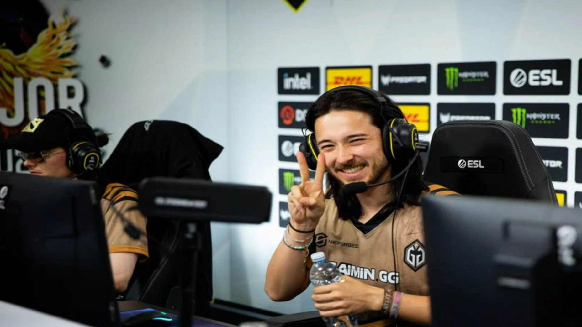 Gaimin gladiators team. Gaimin gladiators. менеджер gaimin gladiators. gaming gladiators dota 2. gaimin gladiators dota.
