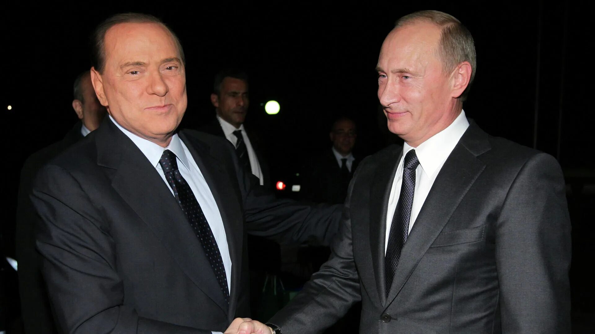 Имя берлускони 7 букв. Сильвио Берлускони друг Путина.