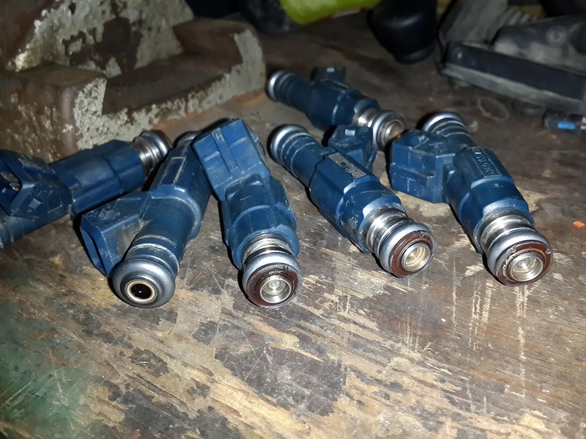 Ваз 2110 16 клапанов уплотнители форсунок. Кольца уплотнителя форсунки приора 2170. Как поменять резинки на форсунках. Как поменять резинки на форсунках. Как поменять резинки на форсунках.