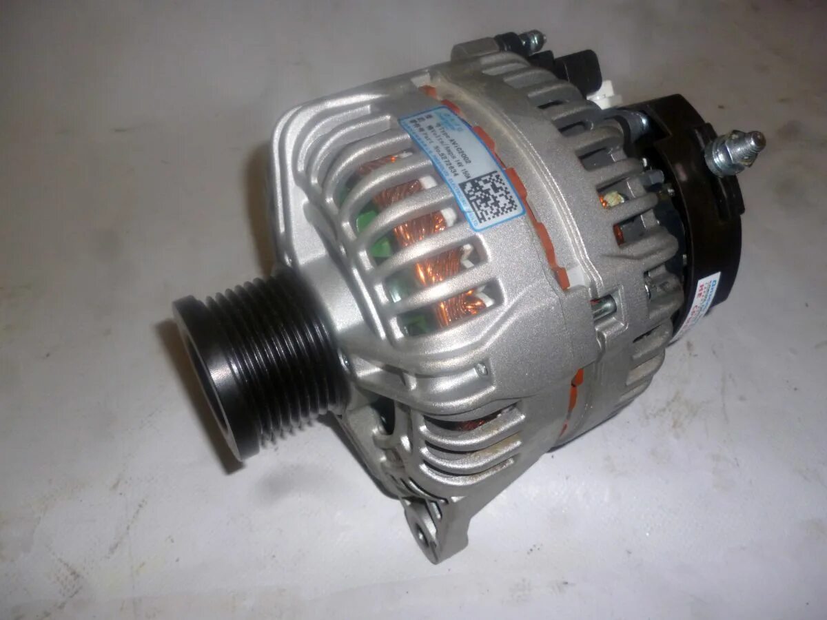 Генератор с кронштейном cummins isf 2.8