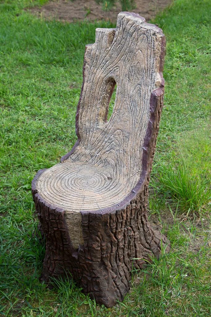 Стул из пня. Сидим пень. Сидит на пеньке. Стул пенек. Пень.