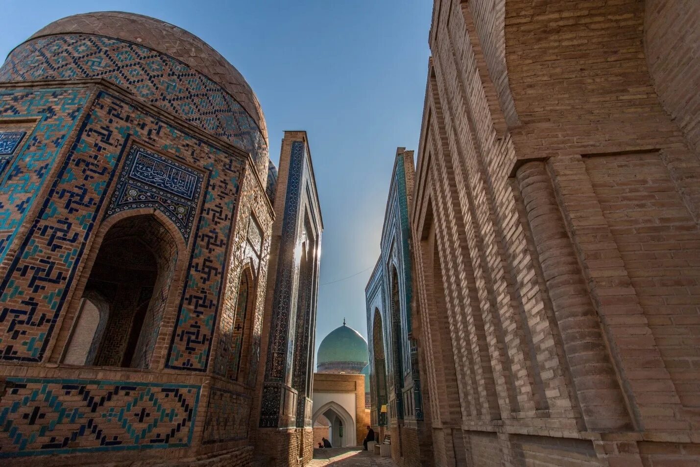 Ансамбль шахи зинда. Shah 28 лет сочи. Шах казахстан. Ансамбль шахи зинда самарканд. Мавзолей шахи зинда.