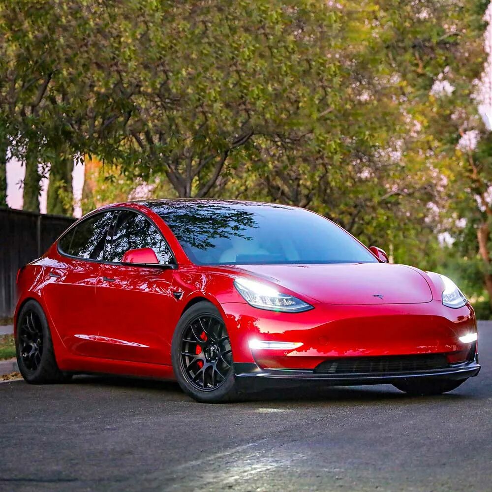 Tesla performance. Тесла model 3. Tesla model 3 красная. Тесла модель 3 Performance. Tesla model 3 перфоманс.