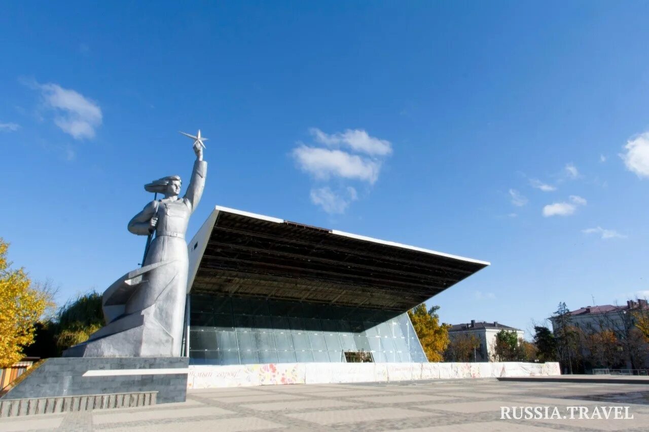 Скачать обои памятник, Аврора, кинотеатр, Краснодар, раздел город в разрешении 1