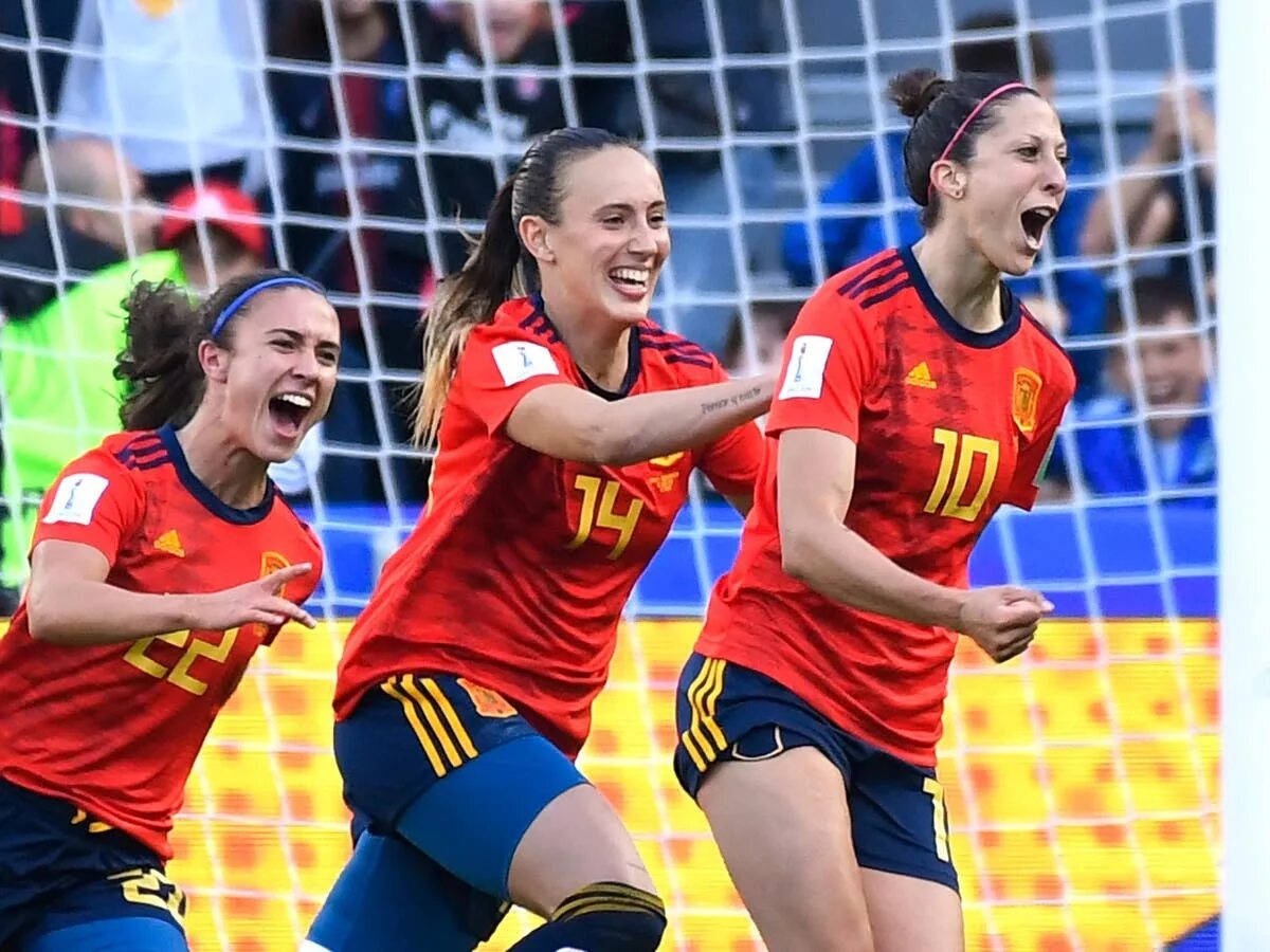 Футбол испания 2019. Женская сборная Испании. Испания женщины футбол. Испанская женская сборная по футболу.