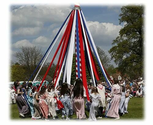 Мэй дэй праздник. Мэй дэй в англии. Праздник maypole в великобритании. Мэй дэй праздник в великобритании. Maypole майское дерево.