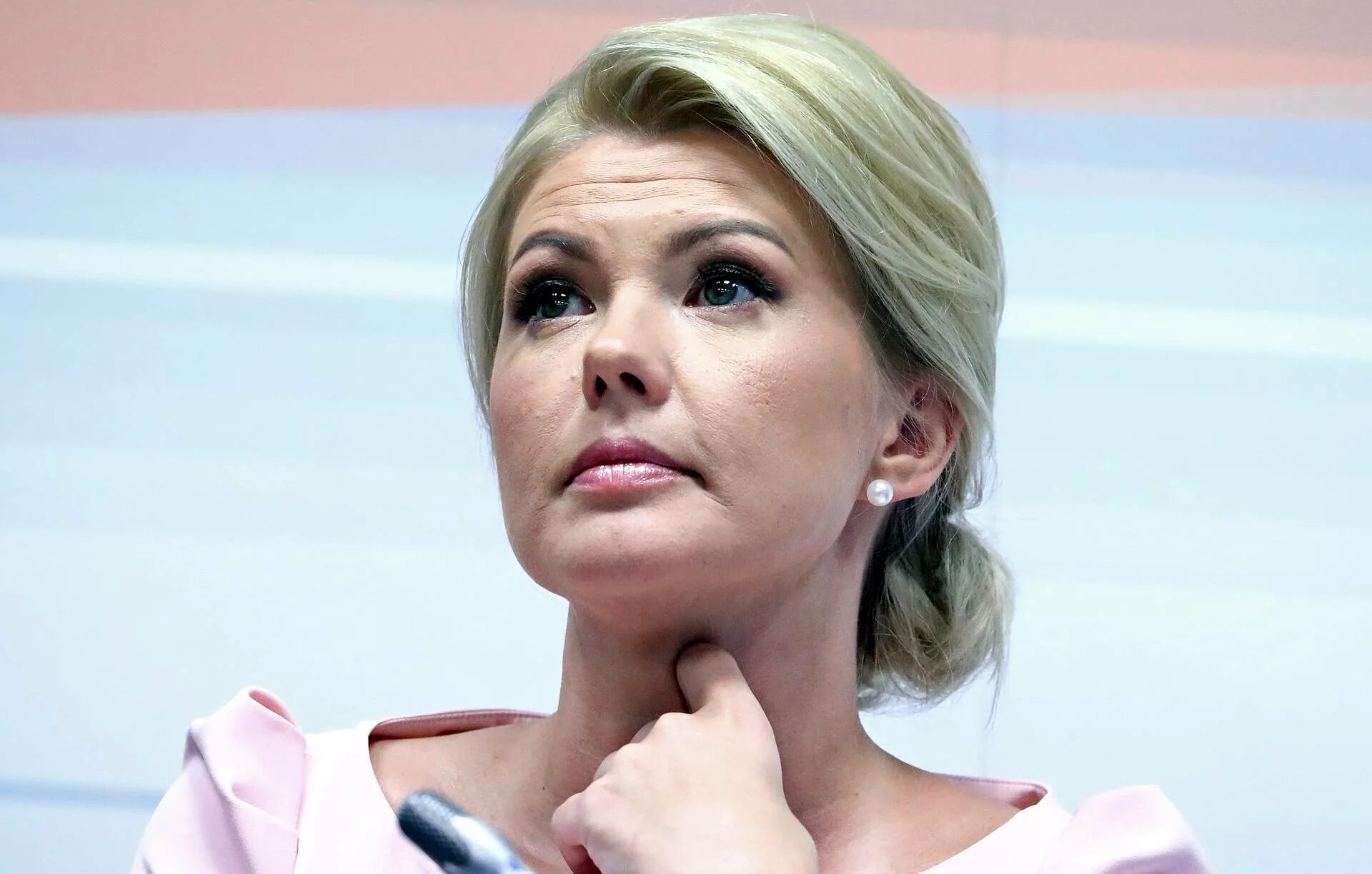 Экс-замминистра просвещения ракова. Экс-замминистра просвещения марина ракова. Марина ракова вице-президент. Ракова марина владимировна. Артур стеценко ракова марина.