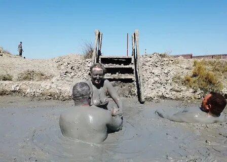 Грязевым вулканам тамани