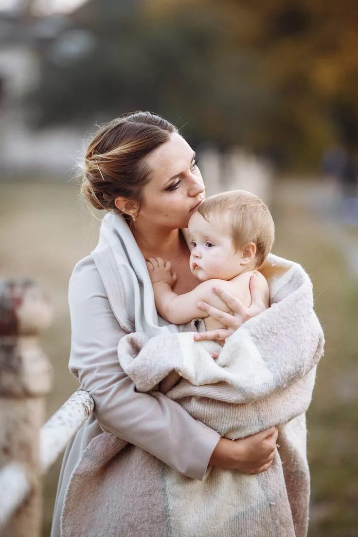 Mom is a model. Раннее материнство фото. mom фотосессия. mom and baby photoshoot ideas.