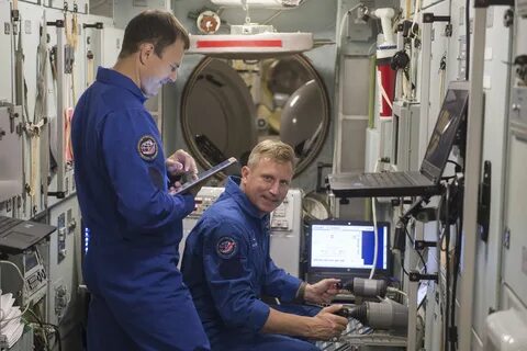 Кто из космонавтов проходил обучение в липецке