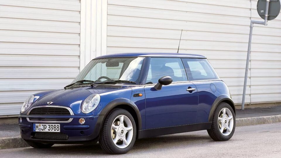 Mini eu. Мини Купер one 2001. Mini Cooper 2003. Мини Купер 1 поколения. Mini Cooper r53 2001-2004.