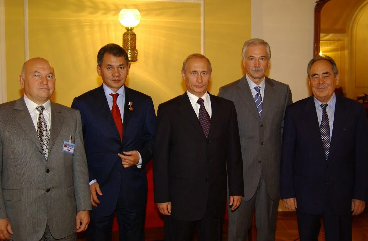 Алексей нечаев новые люди. Единая россия партия лидер партии. Алексей геннадьевич нечаев. Основатель партии. Всероссийская политическая партия «родина» презентация.