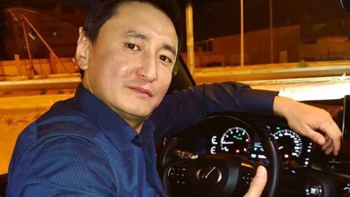 Жапаров садыр нургожоевич - рост. Рустик акылбеков оорутпа жарадар журогумду. Садыр жапаров и атамбаев. Садыр нургожоевич жапаров в молодости. Рустик акылбеков оорутпа жарадар журогумду.