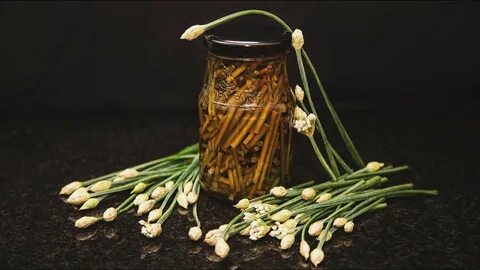 Стрелы чеснока маринованные
