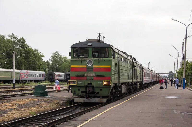 Комсомольск на амуре поездом сколько. Комсомольск на Амуре железная дорога. Воронеж Комсомольск на Амуре поезд. 351й Комсмольск на а Уре поезд. Комсомольск на Амуре ЖД вокзал фото.