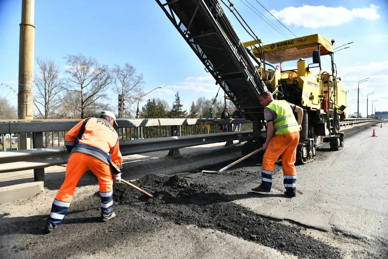 Проспект Толбухина Ярославль. Дорожные работы. Дорожный рабочий. Дорожные работы ремонт.