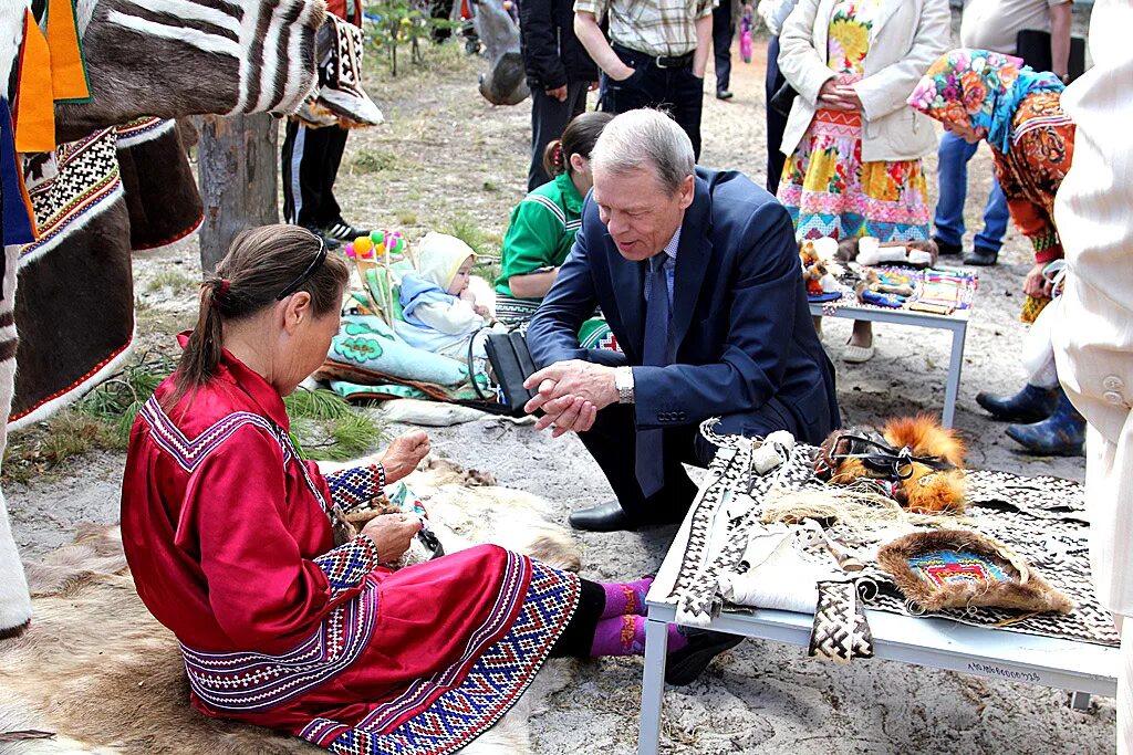 Коренными промыслами. Ханты манси народное ремесло. Анавгай палана. Искусство коренных народов дальнего востока. Нивхи, эвенки, нанайцы.