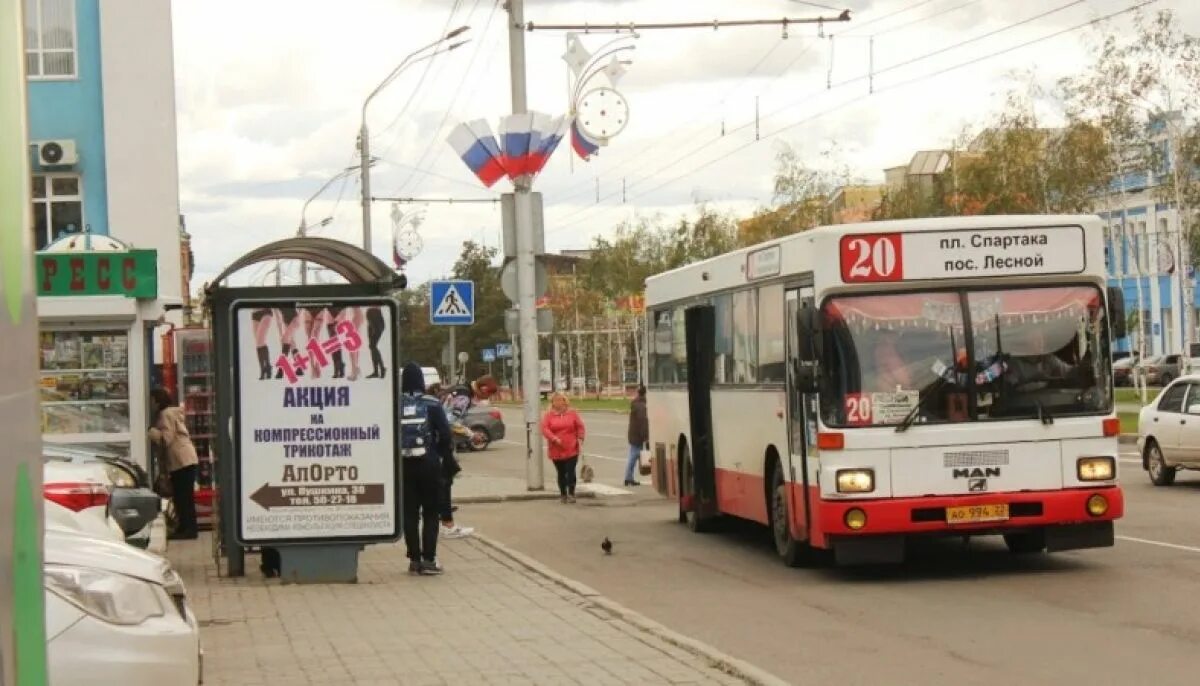 Трафик барнаул автобусы. Общественный транспорт Барнаул. Трамвай Барнаул. Барнаульский транспорт. Барнаул троллейбус 4074.