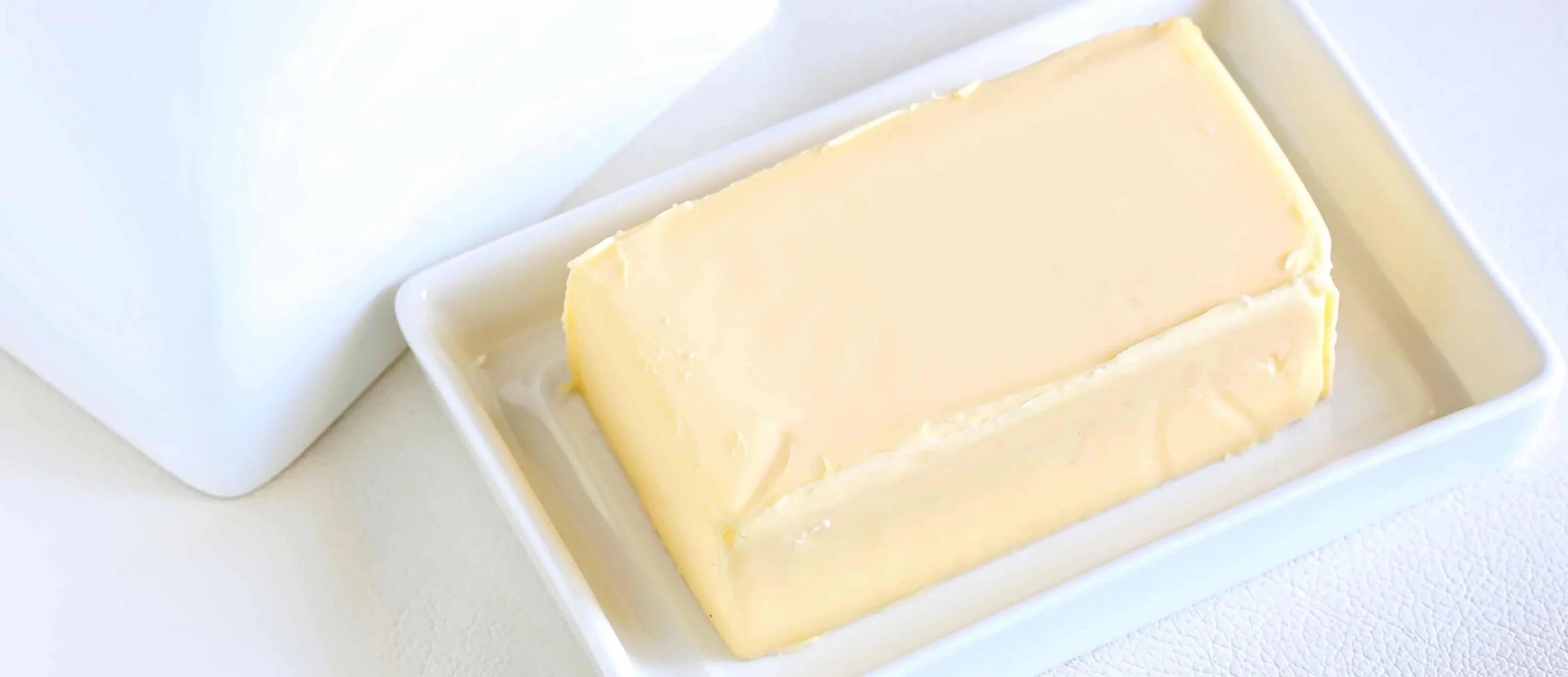 Сливочное масло с добавками. Масло сливочное домашнее фото. Натуральное сливочное масло. Масло сливочное. Butter left.