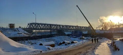На построенном мосту время