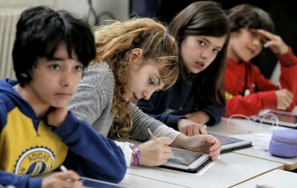 En la escuela. Катерина escuela. En la escuela. Комикс мой класс. Escuela de artes urbanaут штеукшщкуы.