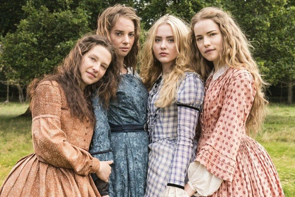 Маленькие женщины фильм 2019 флоренс пью. Возраст маленьких женщин. Возраст маленьких женщин. Луиза мэй олкотт маленькие женщины фильм. Little women фильм 2019.