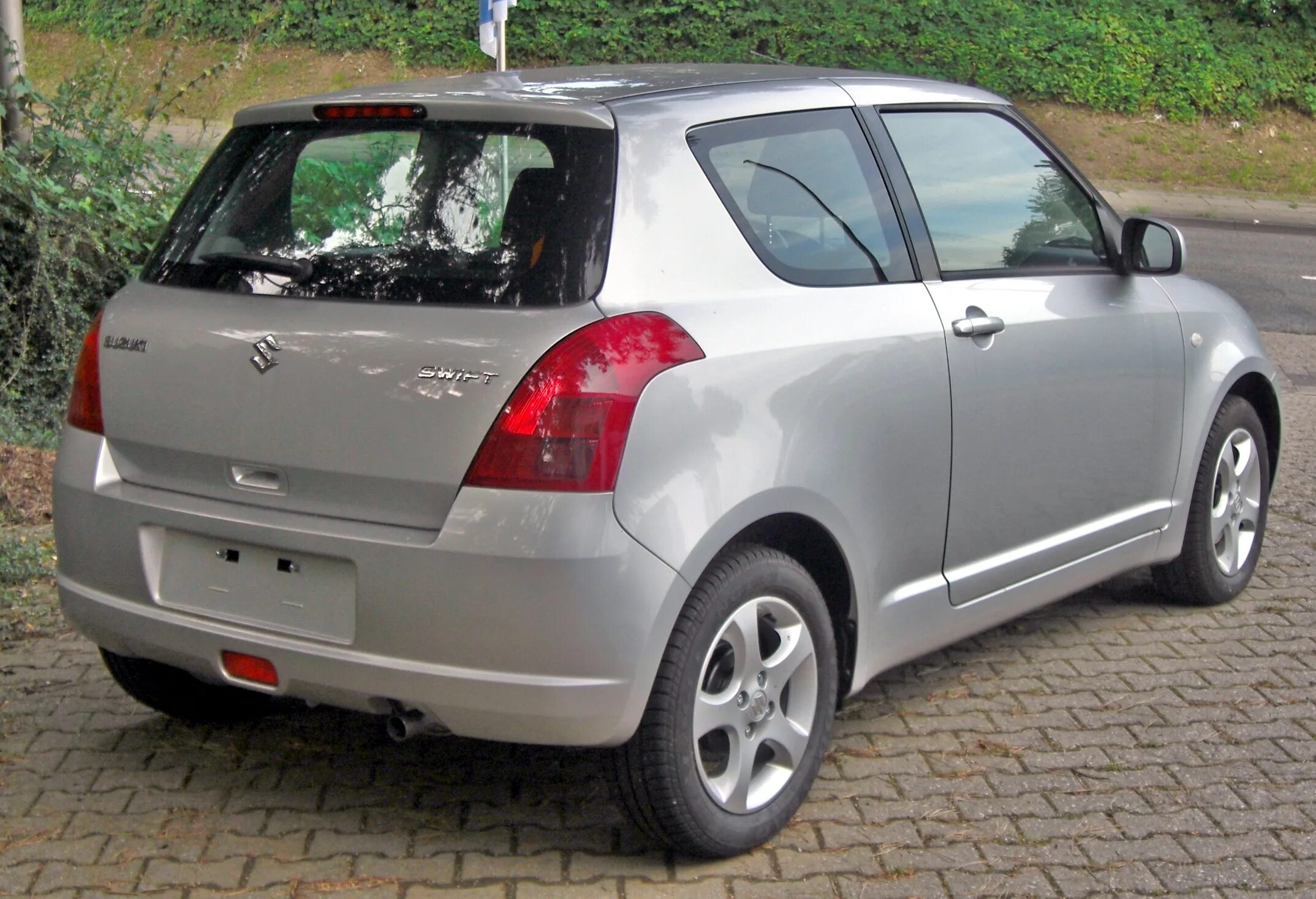 Swift 2004. Сузуки свифт 3 поколения. suzuki swift 2004. сузуки свифт 2008. сузуки свифт 2007.