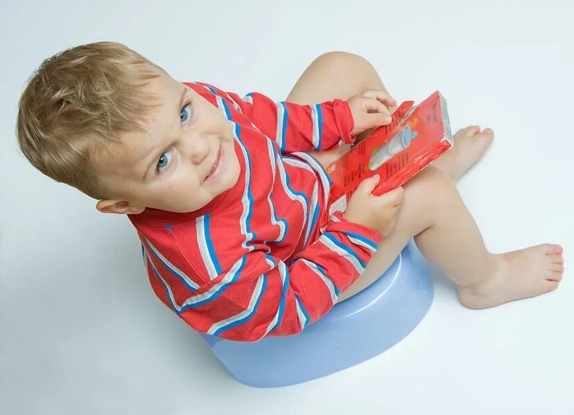 Первая помощь ребенку. Как лечить двухлетнего ребенка. Оказание помощи детям. Кашель у ребенка. Двухлетний ребенок мальчик.