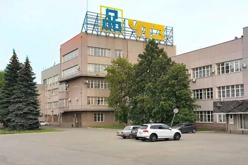 Камаз центр сыктывкар. Завод чтз челябинск. Дворец культуры чтз челябинск. Центр чтз. Камаз центр на ильича.
