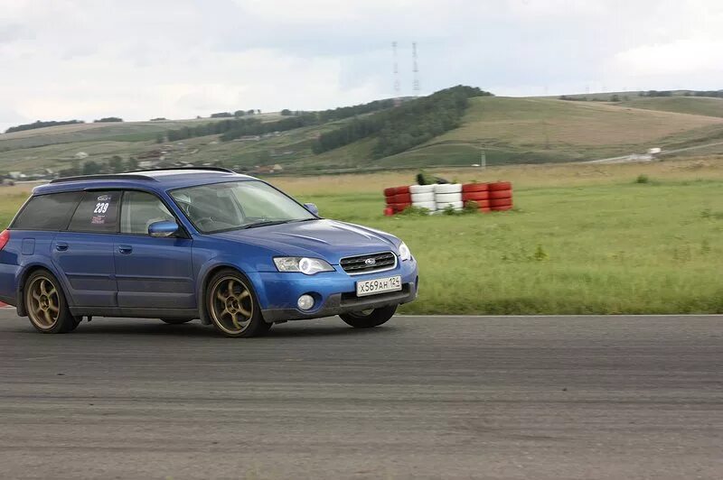 Subaru legacy wrx sti белый. Импреза легаси. Impreza wrx wagon расширение. Subaru legacy sti. Subaru legacy sti.