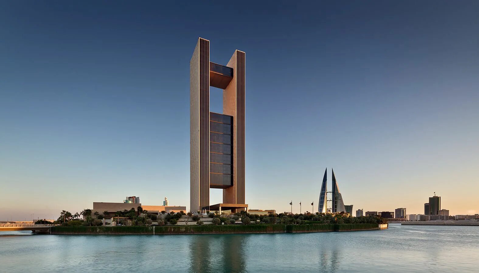 Бахрейн столица манама. Королевство бахрейн. Бахрейн порядок въезда. Бахрейнский всемирный торговый центр бахрейн. Манама королевство бахрейн.