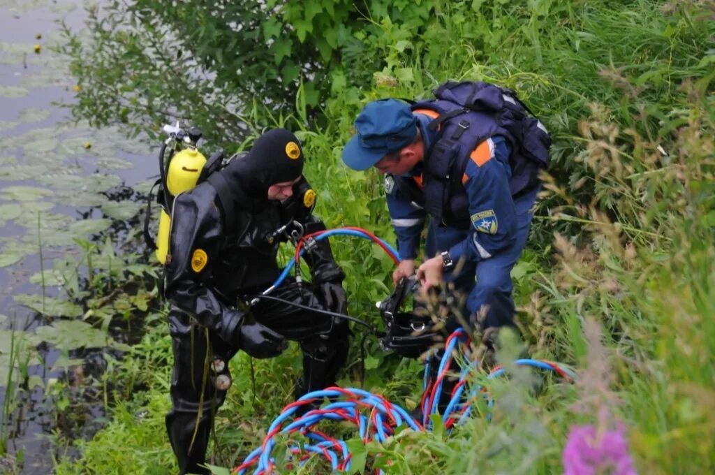 Спасатель водолаз МЧС. МЧС Рязани спасатели на воде.