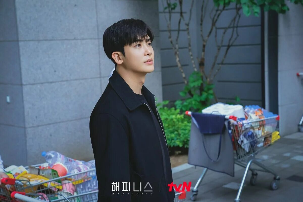 Счастье дорама 2021 happiness. Удача дорама. Счастье дорама 2021 пак хен шик. Дорама счастье пак хен шик и хан хё джу. Счастье дорама 2021 пак хен шик.