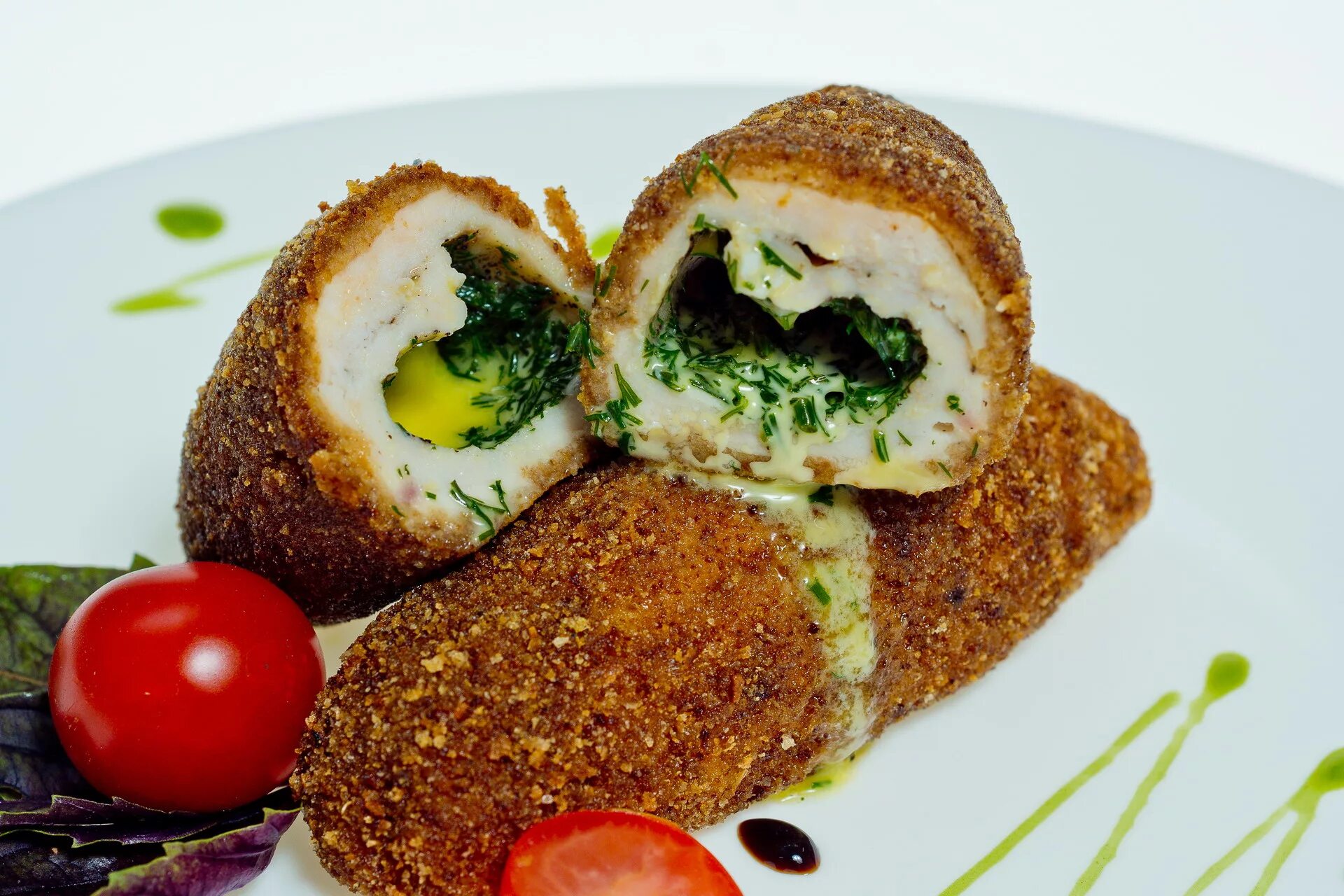 Котлета по киевски. Котлета по киевски с маслом. Котлета по киевски. Котлеты по киевски ратимир. Котлета по киевски.