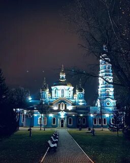 Церковь ночью