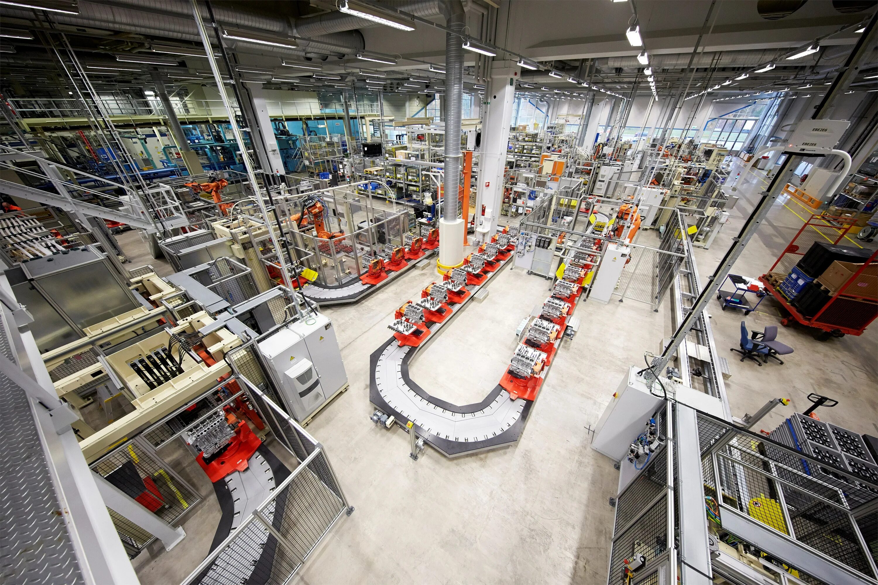 Новые заводы и фабрики. Volvo Factory Sweden. Современный завод. Современный завод внутри. Современное производство.