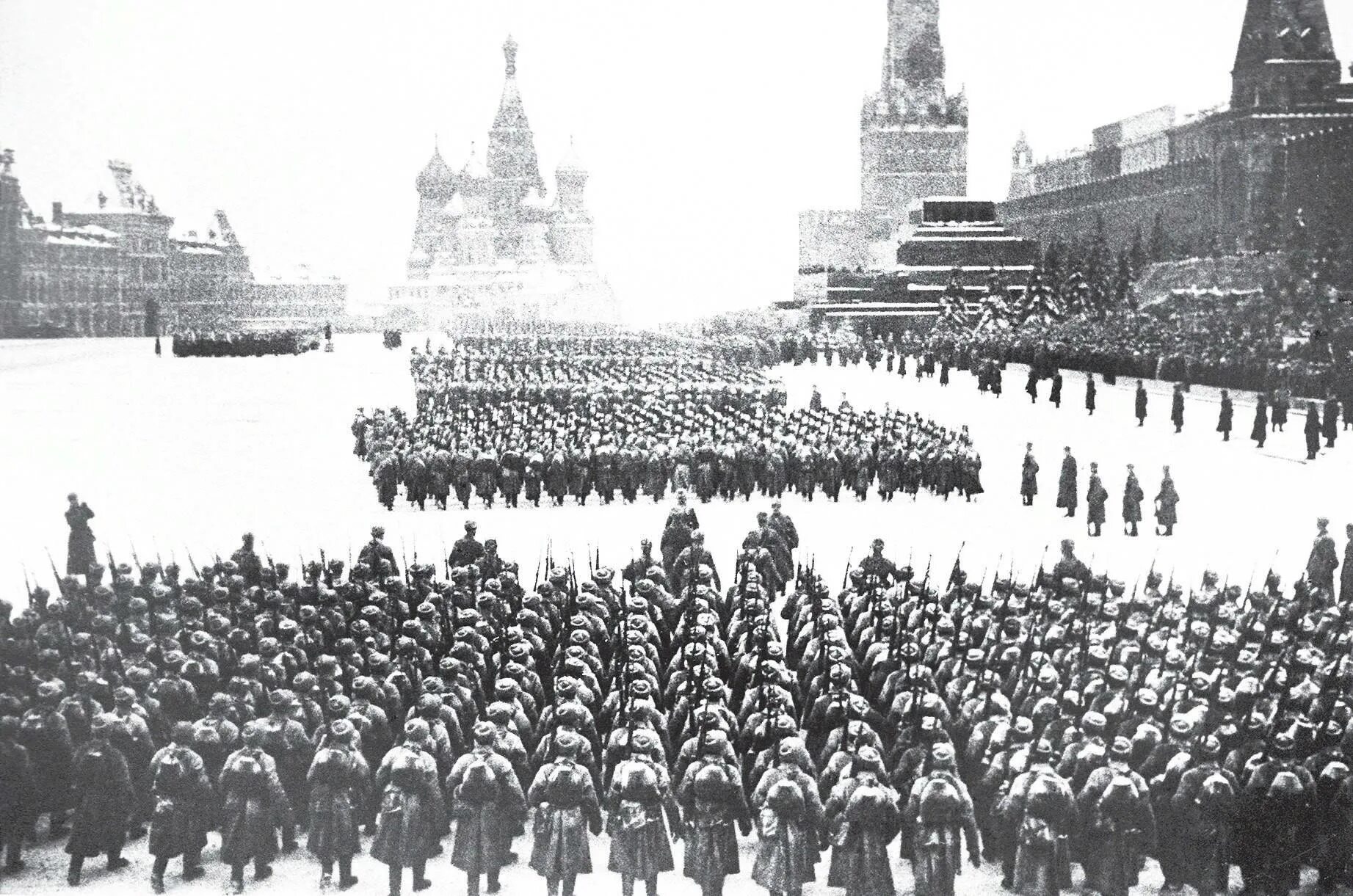 Парад 7 ноября 1941. Парад советских войск на красной площади в Москве 1941. Парад 7 ноября 1941 г на красной площади в Москве. Парад на красной площади 7 ноября 1941 г.. Где проходил военный парад 7 ноября 1941