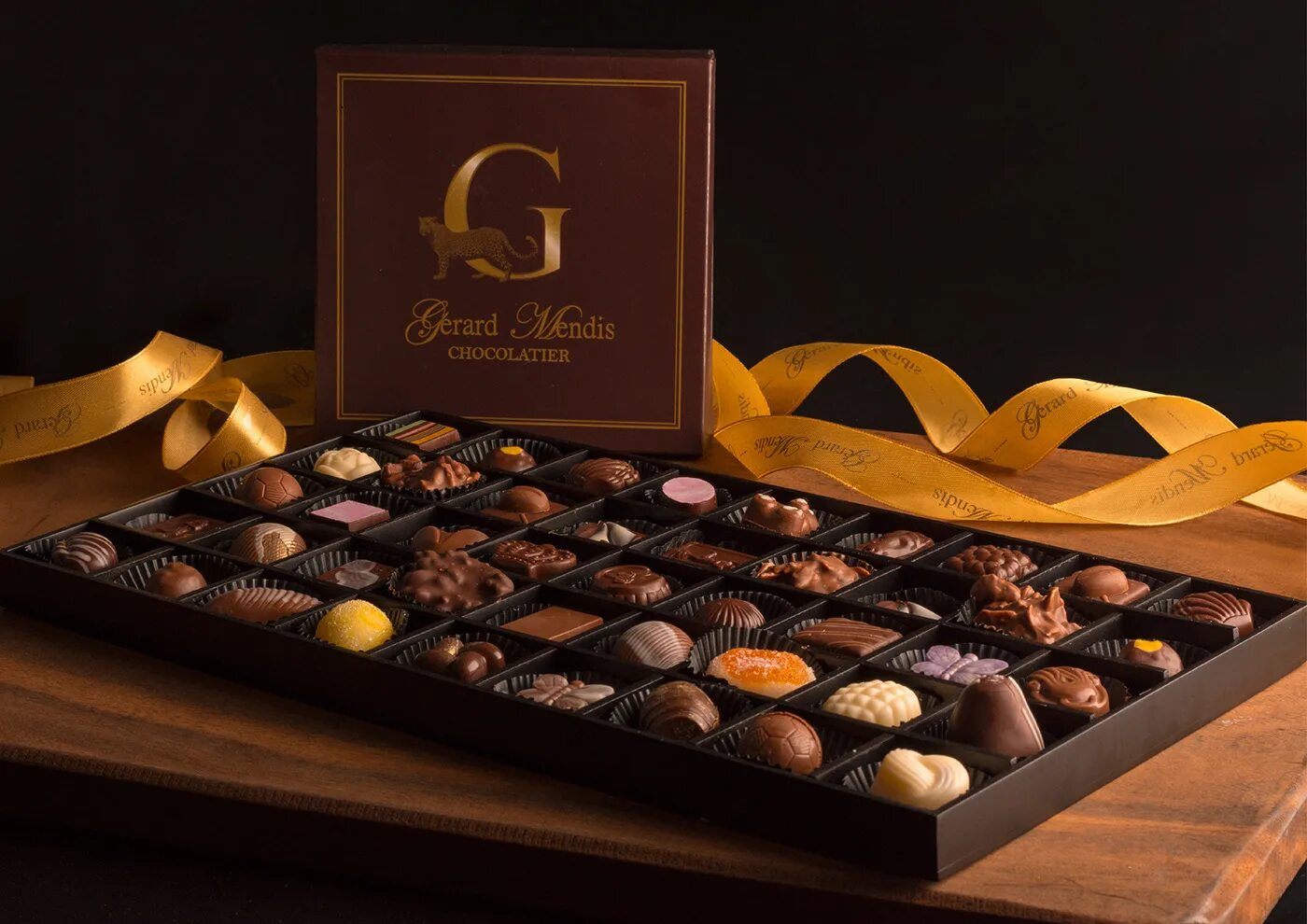 Элитные шоколадные конфеты. Шоколатье конфеты. Шоколад шоколатье. Шоколатье профессия. Шоколатье шоколадное искусство.